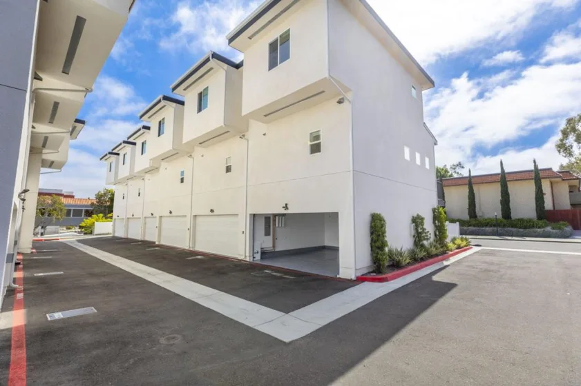 2055 S El Camino Real photo 19