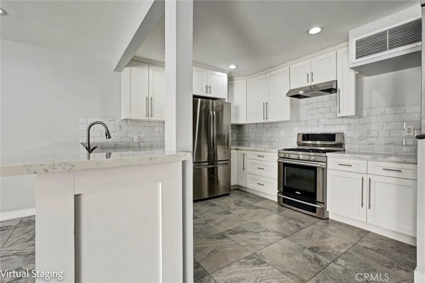 7924 Woodman Avenue #22 photo 27