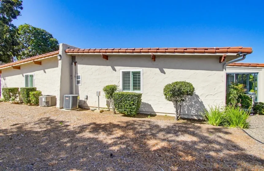 16677 Diaz Drive photo 44