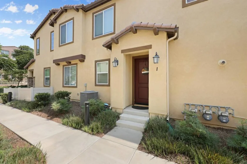 1282 Santa Victoria Road #1 photo 1