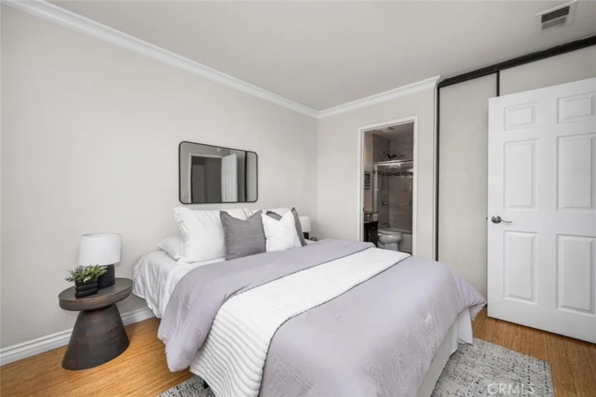152 Greenmoor #64 photo 19