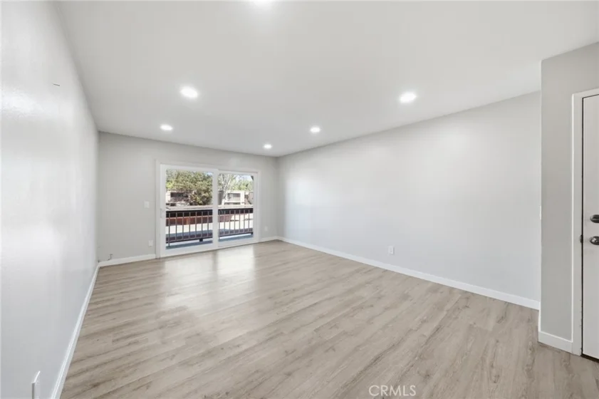 6600 Warner #205 photo 4