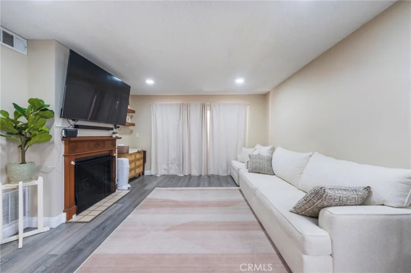 628 Daisy Avenue #225 photo 2