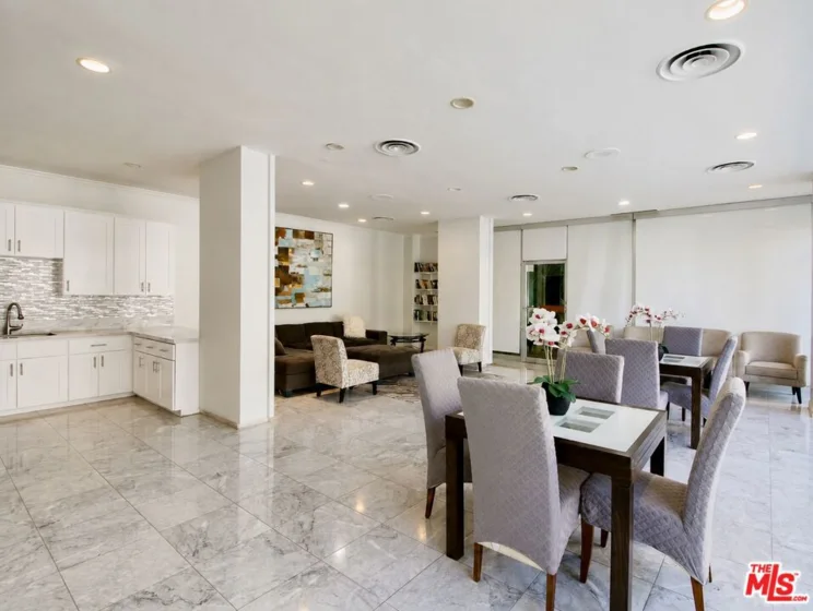 10450 Wilshire Boulevard #10J photo 49