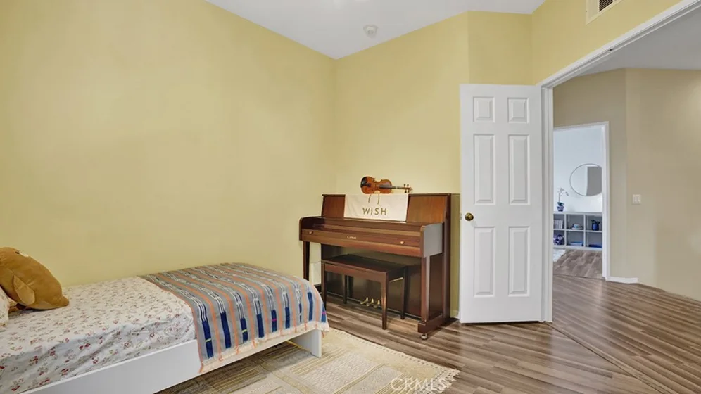 933 Somerville photo 19