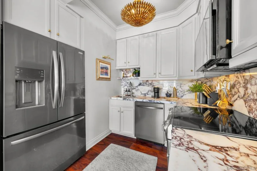 702 Ash Street #704 photo 22