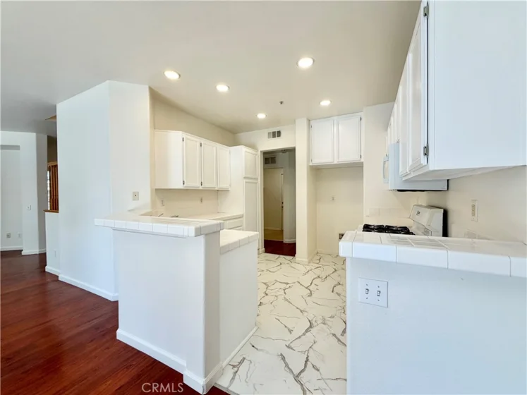 26092 Mayfield Union Way #B photo 47
