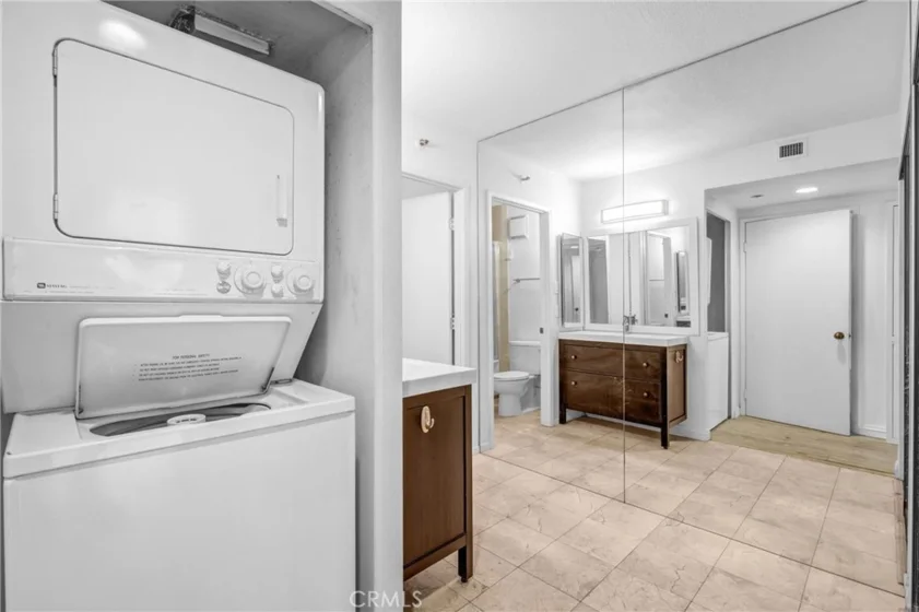 600 W 9th #1103 photo 3