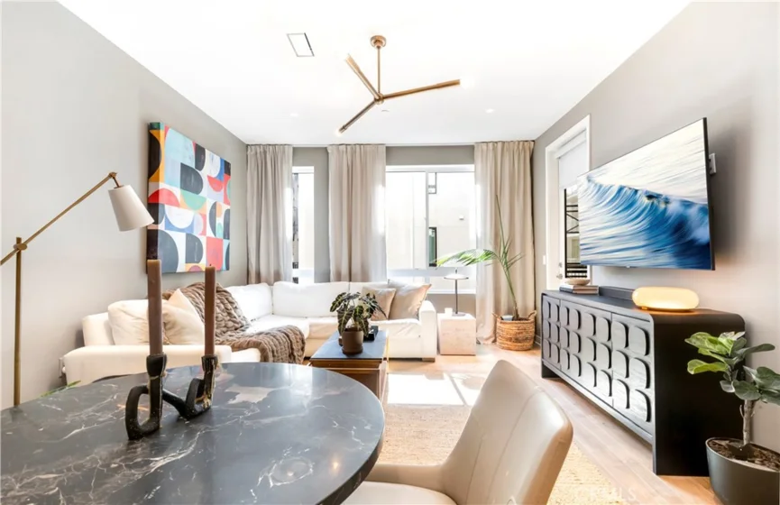 2344 Nolita photo 2