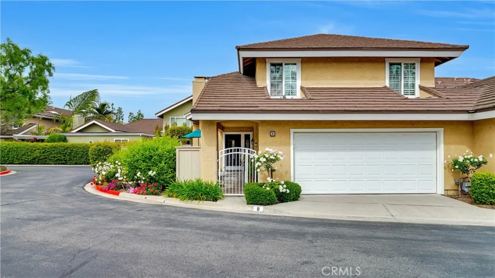 8 Oakgrove photo 1