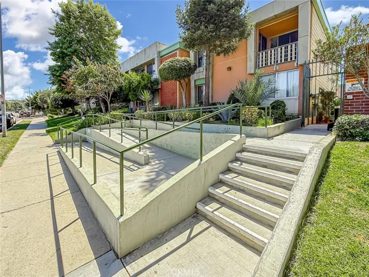 5301 Balboa Boulevard #A3 photo 1