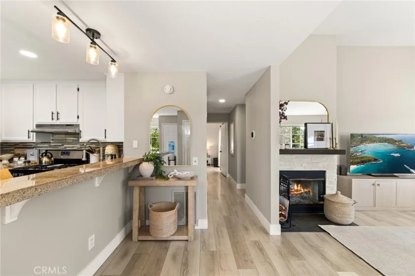 21256 Camelia photo 17