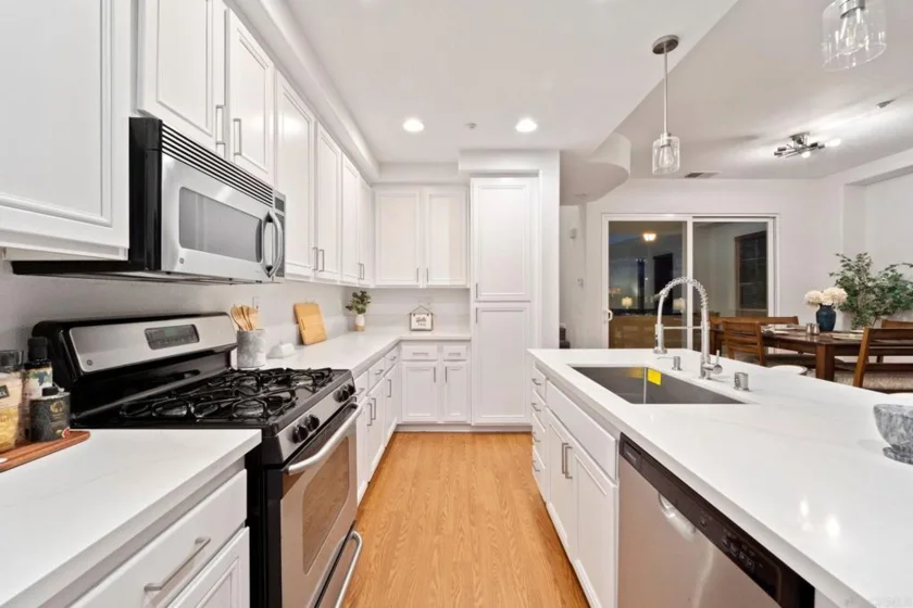 808 Almond Road photo 1