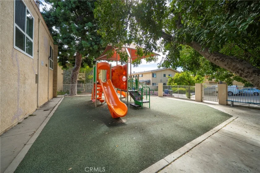 8120 Canby Ave #6 photo 44