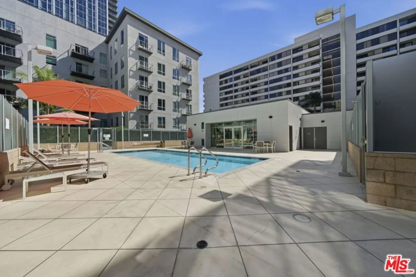 645 W 9th Street #406 photo 23