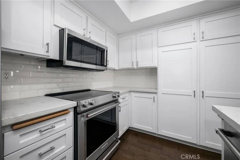9658 Bloomfield Avenue photo 9