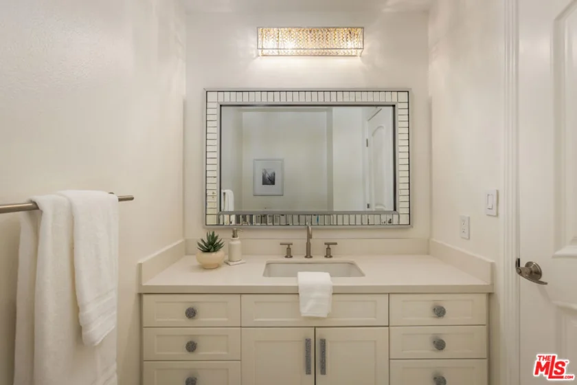 4460 Wilshire Boulevard #207 photo 62