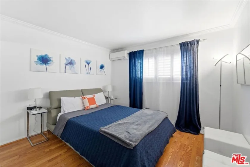 22030 Calvert Street #6 photo 6