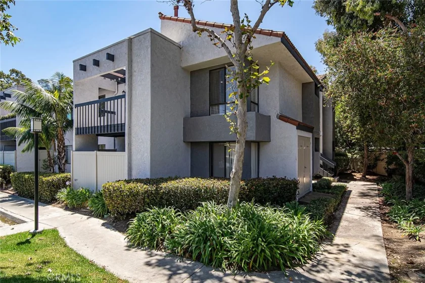 2323 Huntington Street #907 photo 1