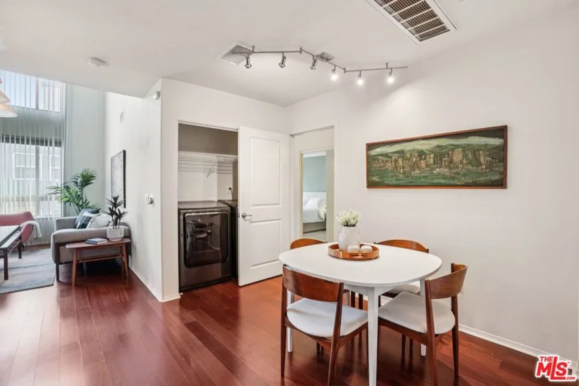 100 S Alameda Street #432 photo 4
