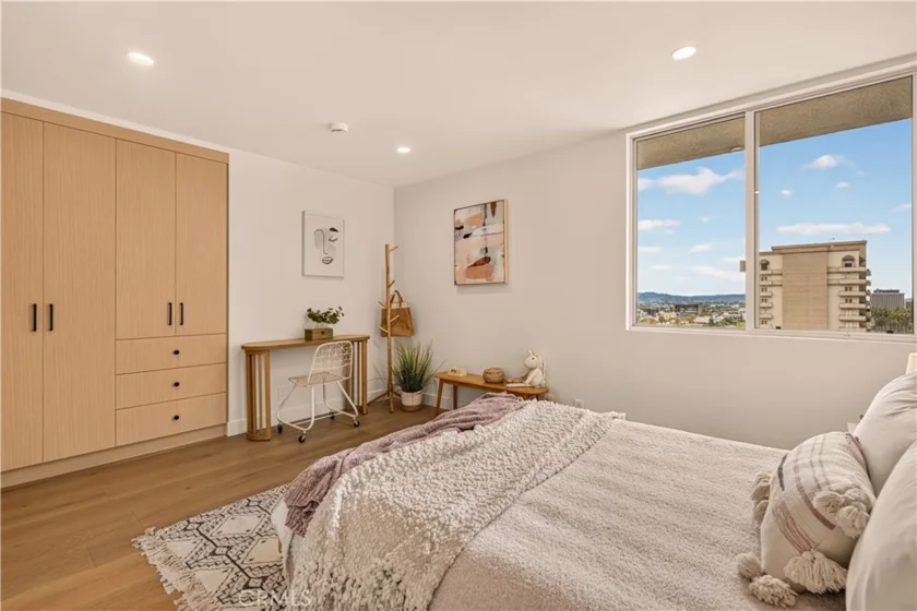 100 S Doheny Drive #1105 photo 8
