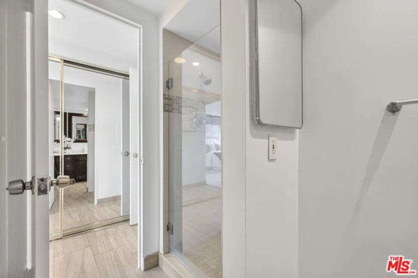10701 Wilshire Boulevard #2202 photo 26