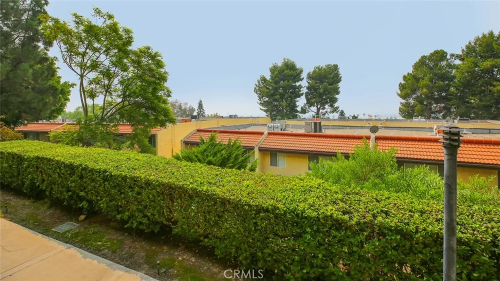 9512 Via Venezia photo 75