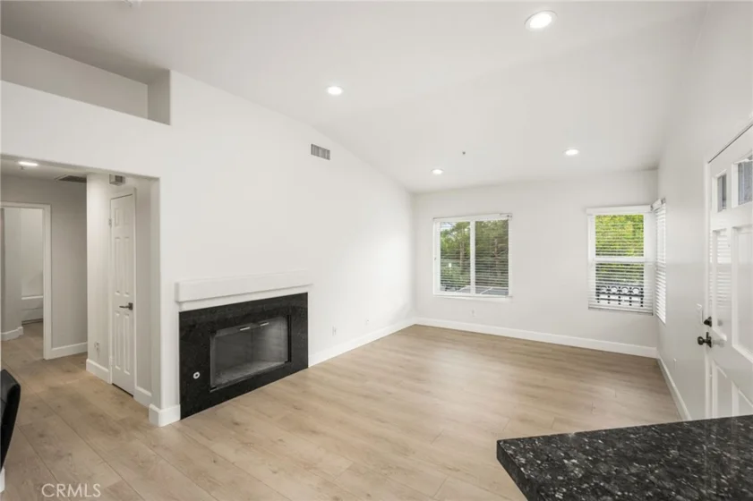 274 California Court photo 8