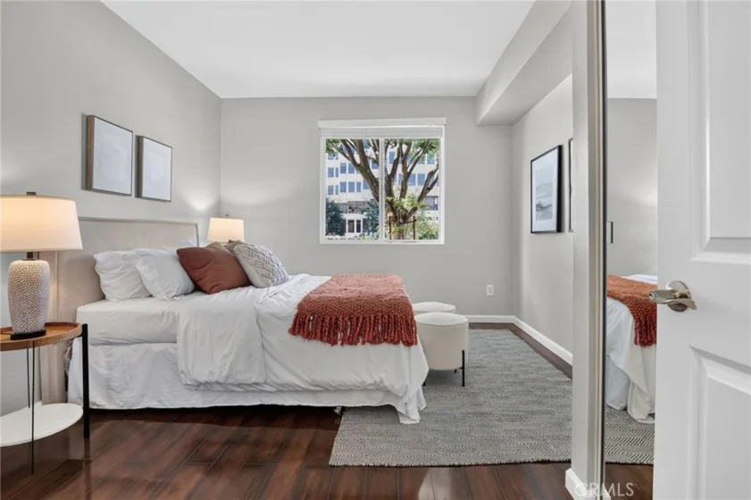 160 S Hudson Avenue #111 photo 18