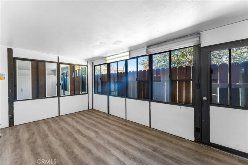 10203 Holburn photo 16