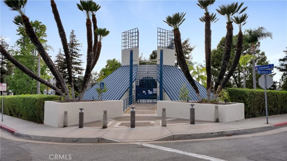 158 N Singingwood Street #2 photo 46