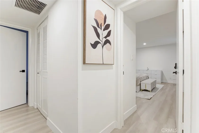 5411 Tyrone Avenue #203 photo 23