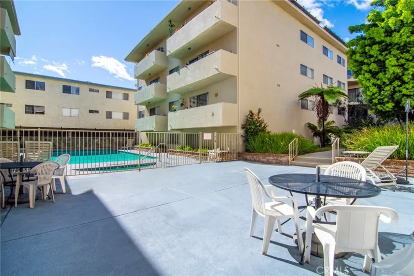 5400 Lindley Avenue #101 photo 16