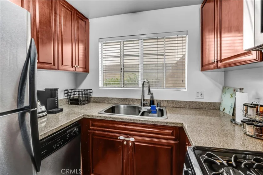 5500 Owensmouth Avenue #122 photo 15