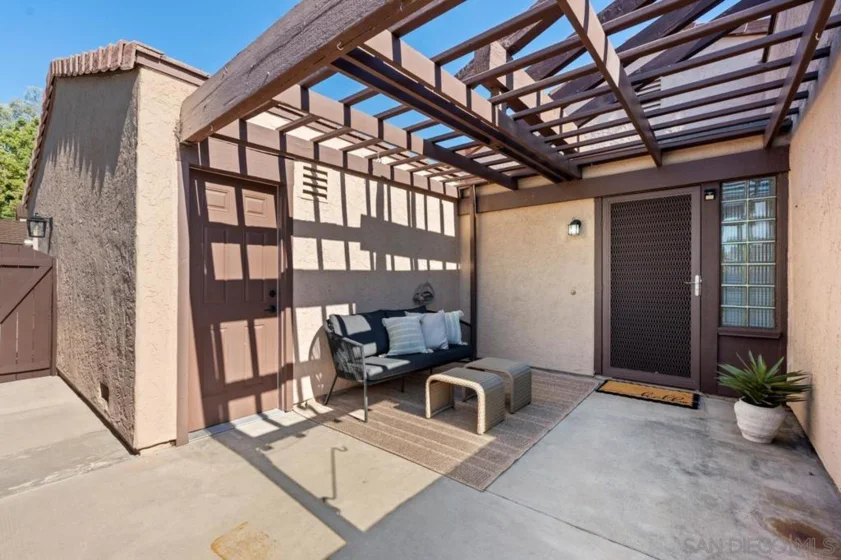 2053 Golden Circle Drive photo 8