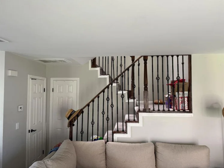 574 Hart Drive photo 3
