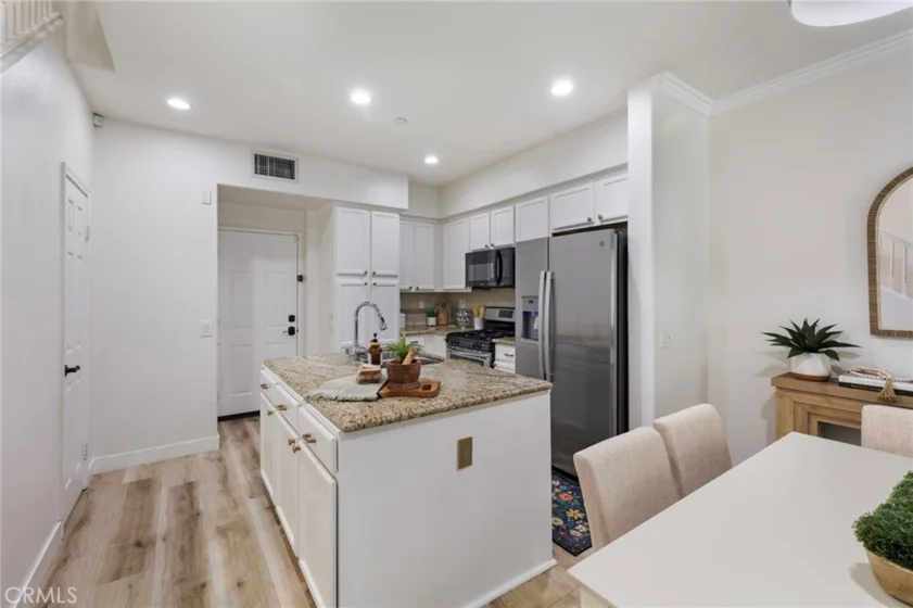 33 Quartz Lane photo 9