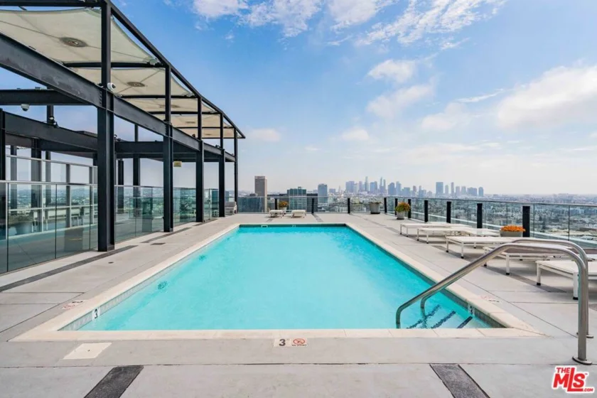 3810 Wilshire Boulevard #2105 photo 1