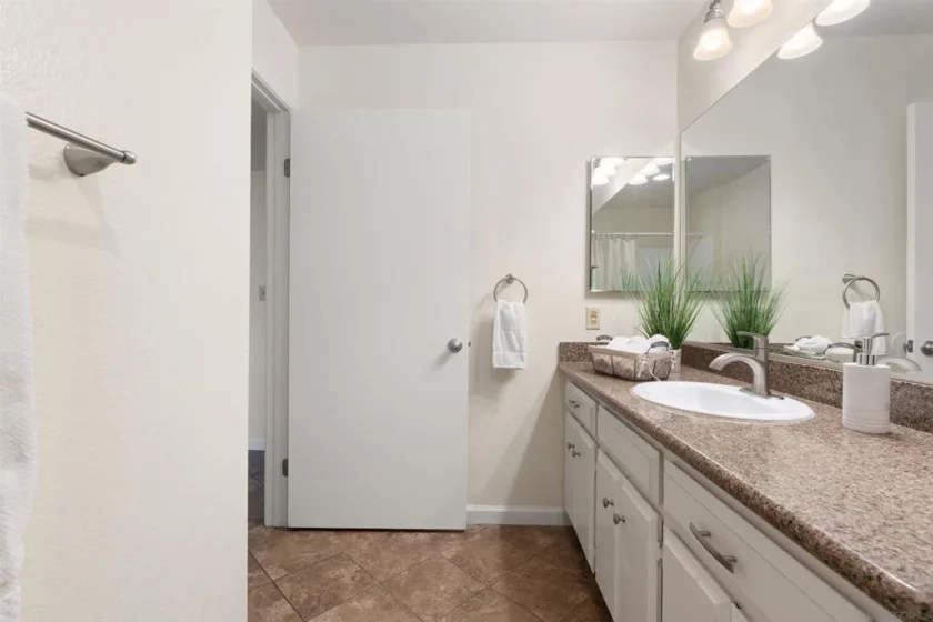 7780 Parkway Drive #1101 photo 38