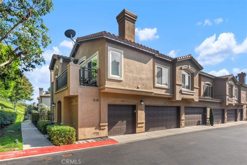 41 Vellisimo Drive photo 1