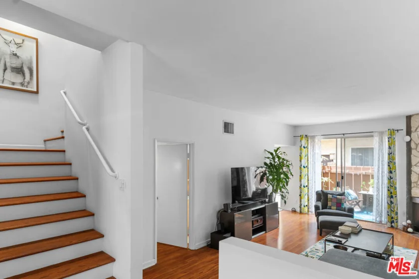 1828 Barry Avenue #4 photo 22