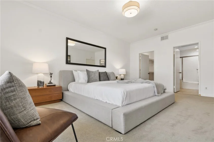 13331 Moorpark #223 photo 39