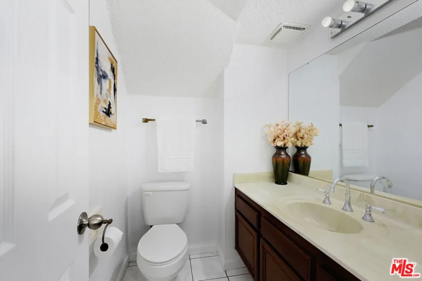 7422 Hazeltine Avenue #3 photo 15