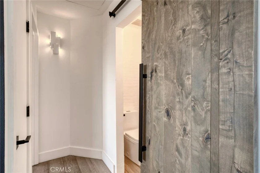 100 S Doheny #707 photo 25