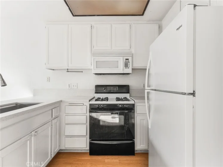 194 Greenmoor photo 13