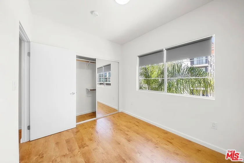 2864 Sunset Place #201 photo 28