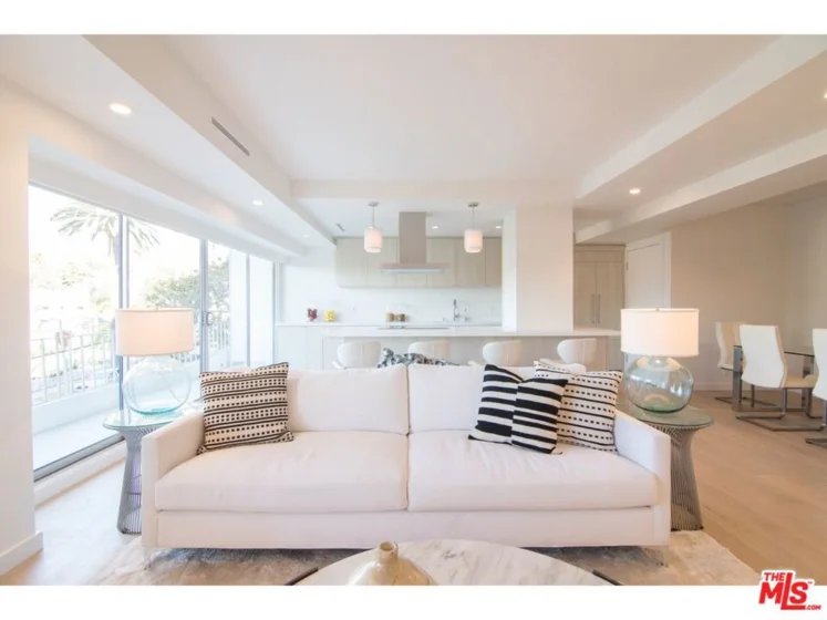 838 N Doheny Drive #302 photo 6