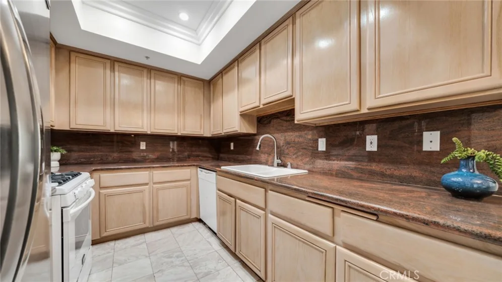 7218 Hillside Avenue #202 photo 5
