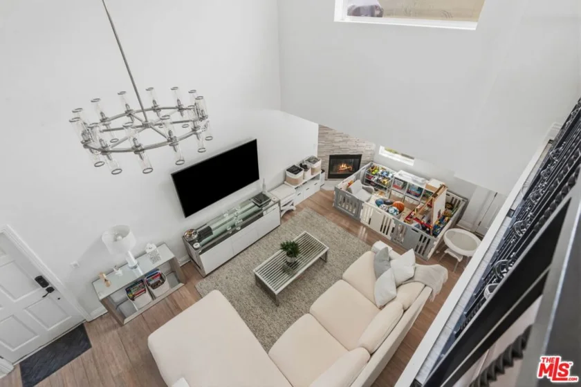 1010 N Curson Avenue #101 photo 37