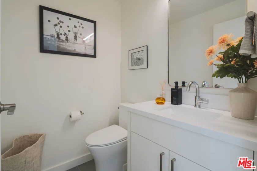 1131 Alta Loma Road #428 photo 16
